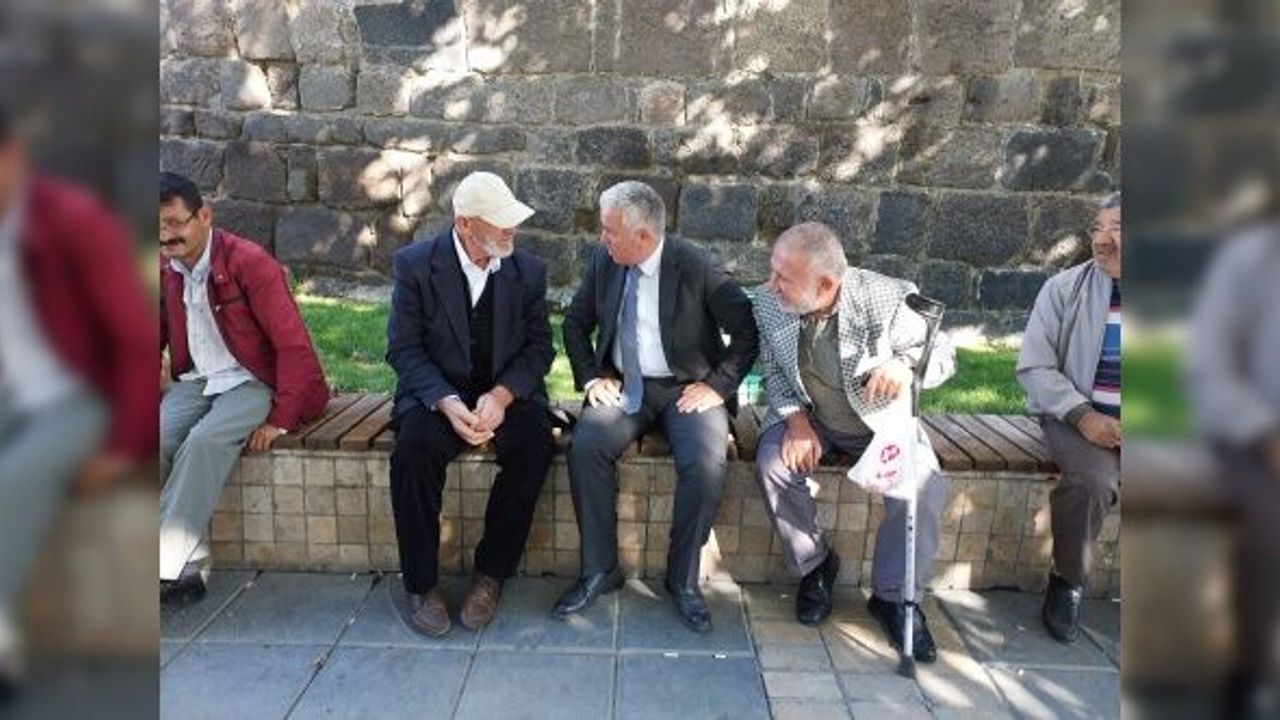 Emeklilerden AKP'li vekile tepki