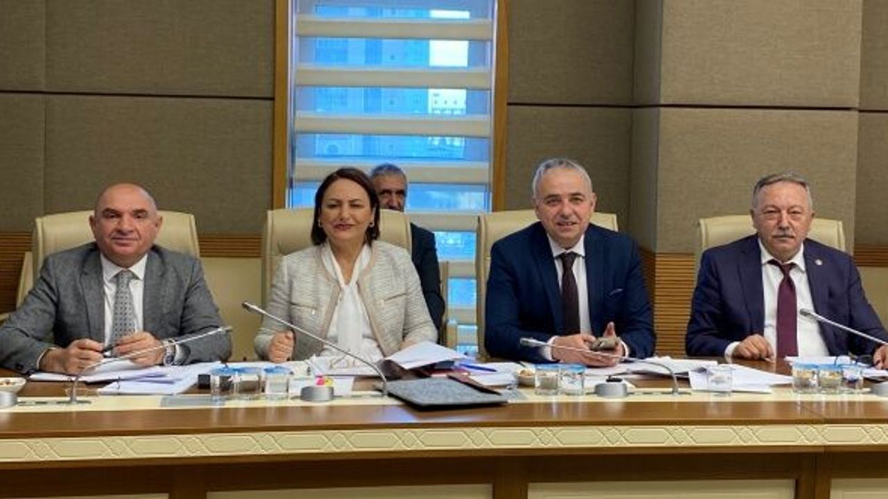 "AKP Meclis'i oyalıyor, EYT’yi getirmiyor!"