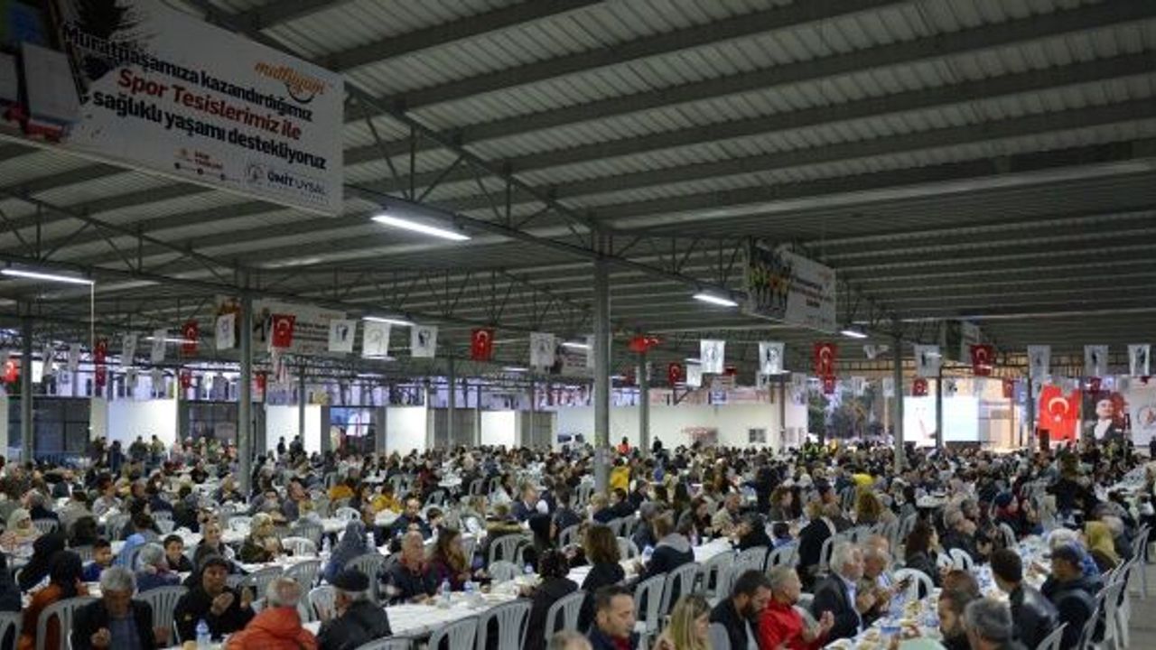 Muratpaşa’nın mahalle iftarları devam ediyor