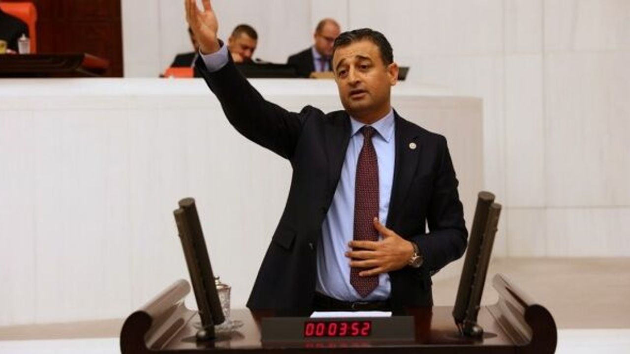 "Vatandaşın kredi kartı borcu 882 milyar TL"