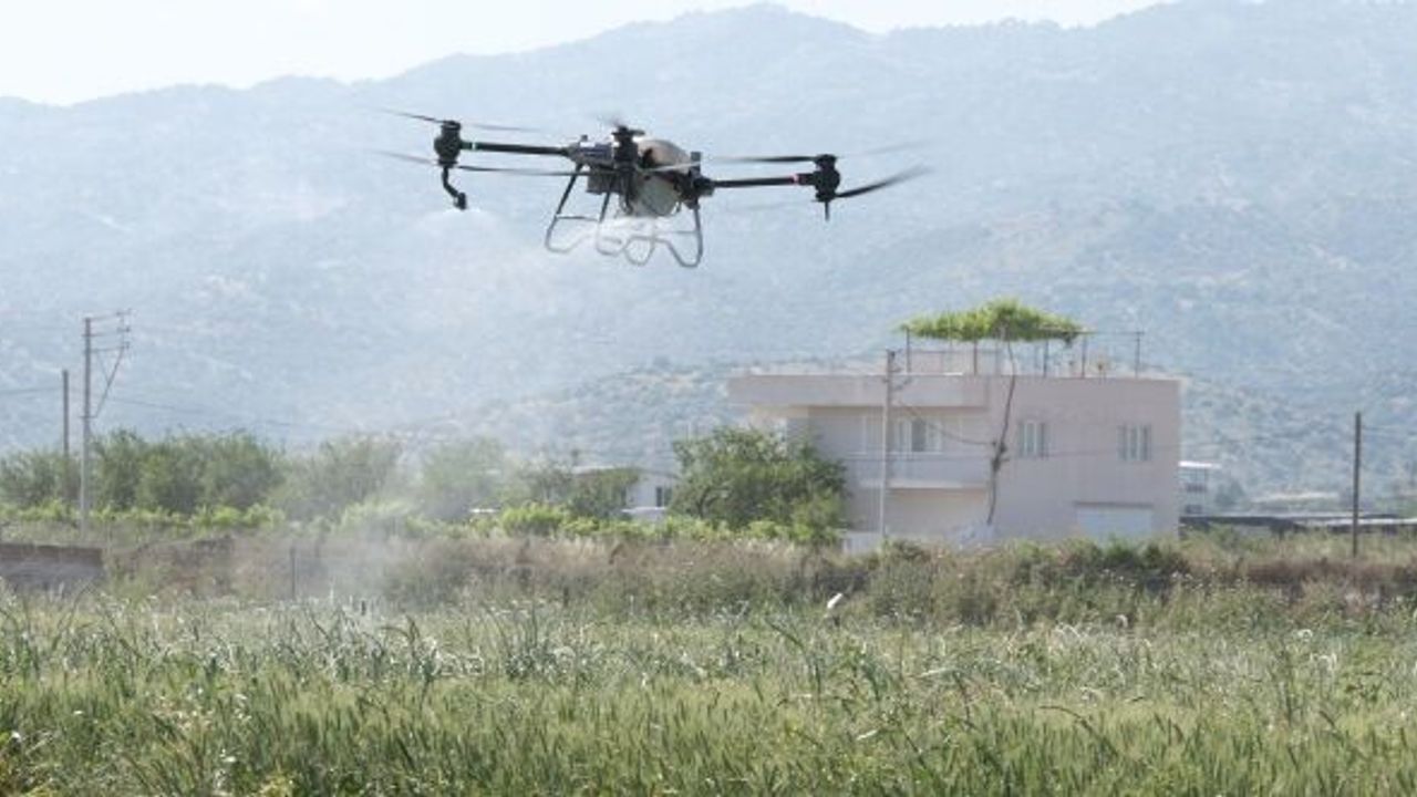 Aydın Büyükşehir, 'drone' teknolojisi ile çiftçinin yanında