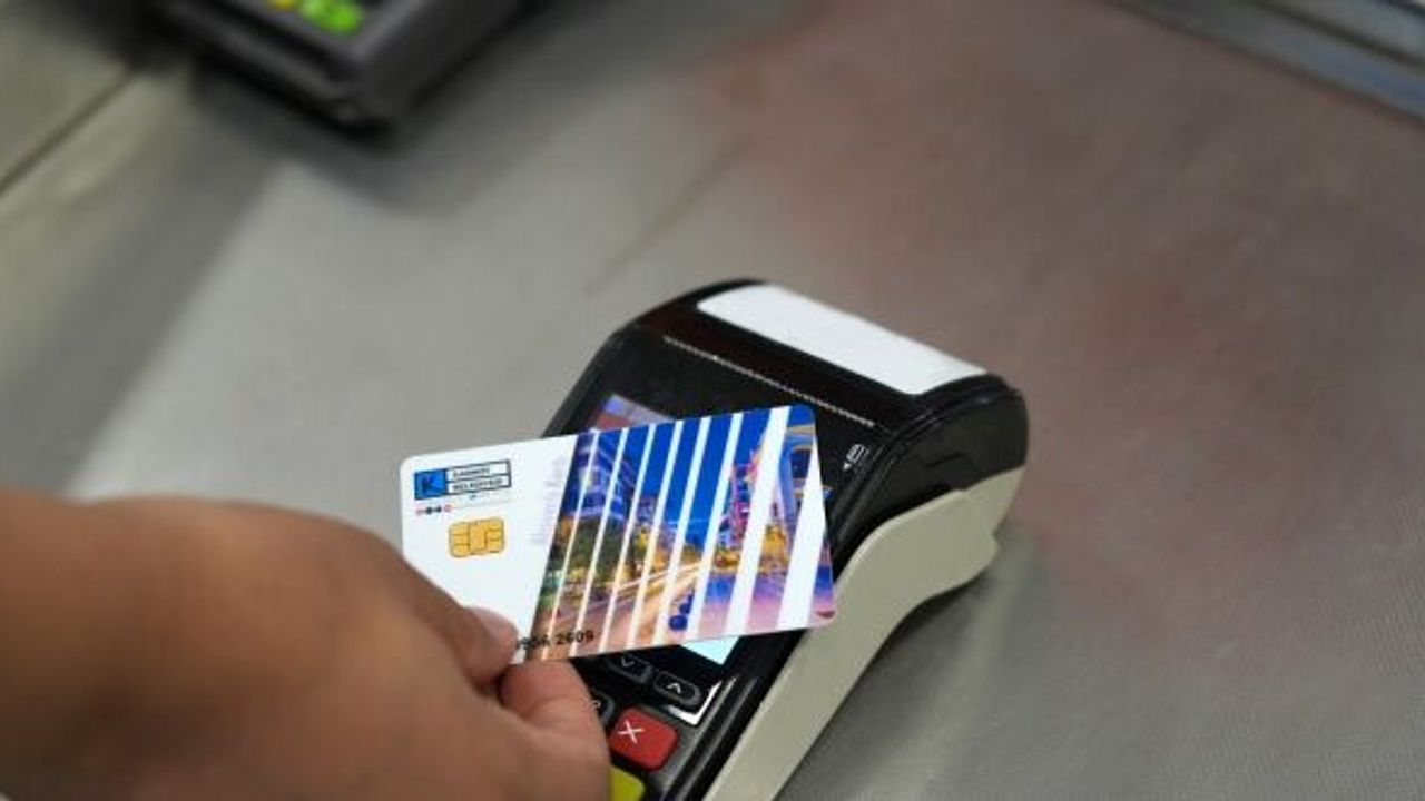 Kadıköy Belediyesi'nin ihtiyaç sahibi ailelere ekonomik desteği sürüyor