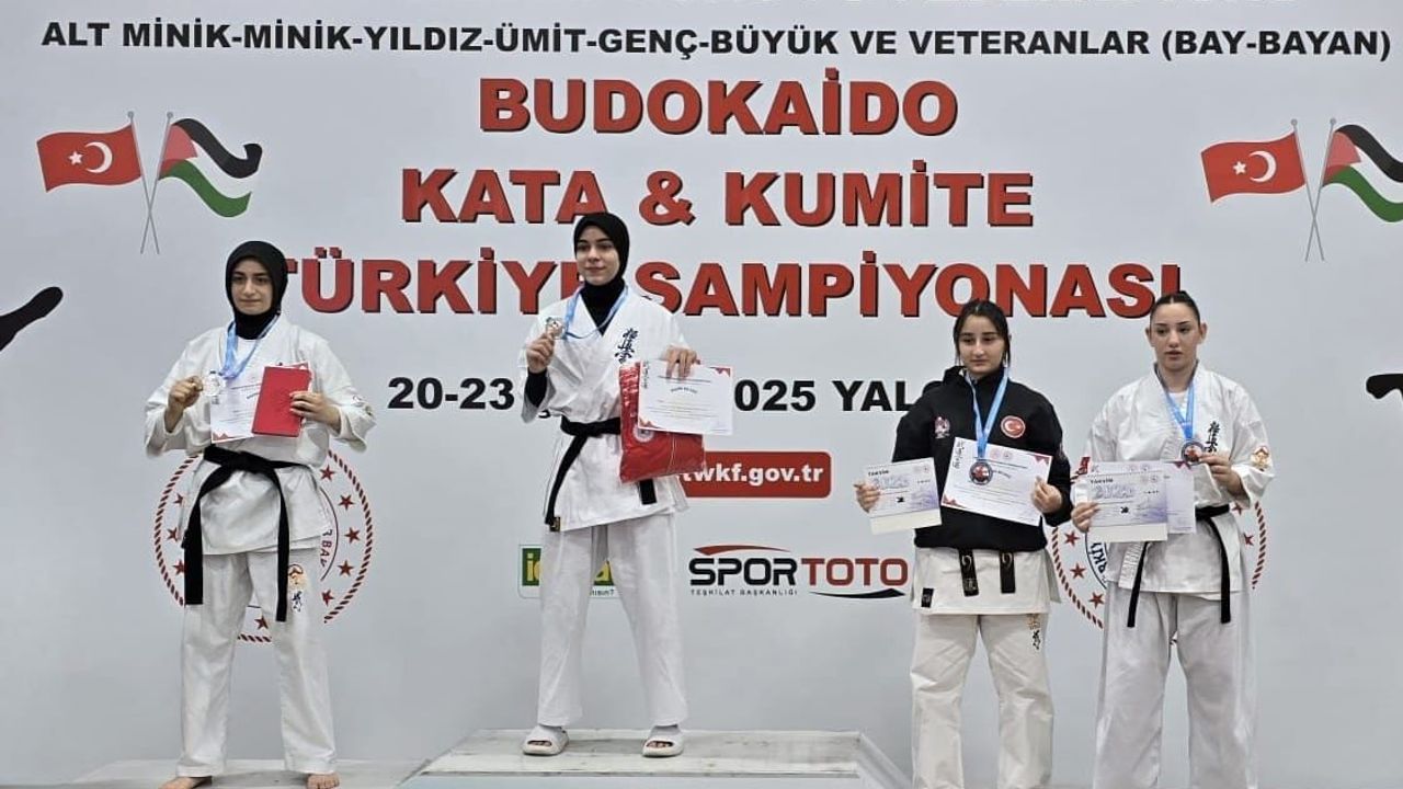 Ayşe Sude Yalova’dan altın madalyayla döndü