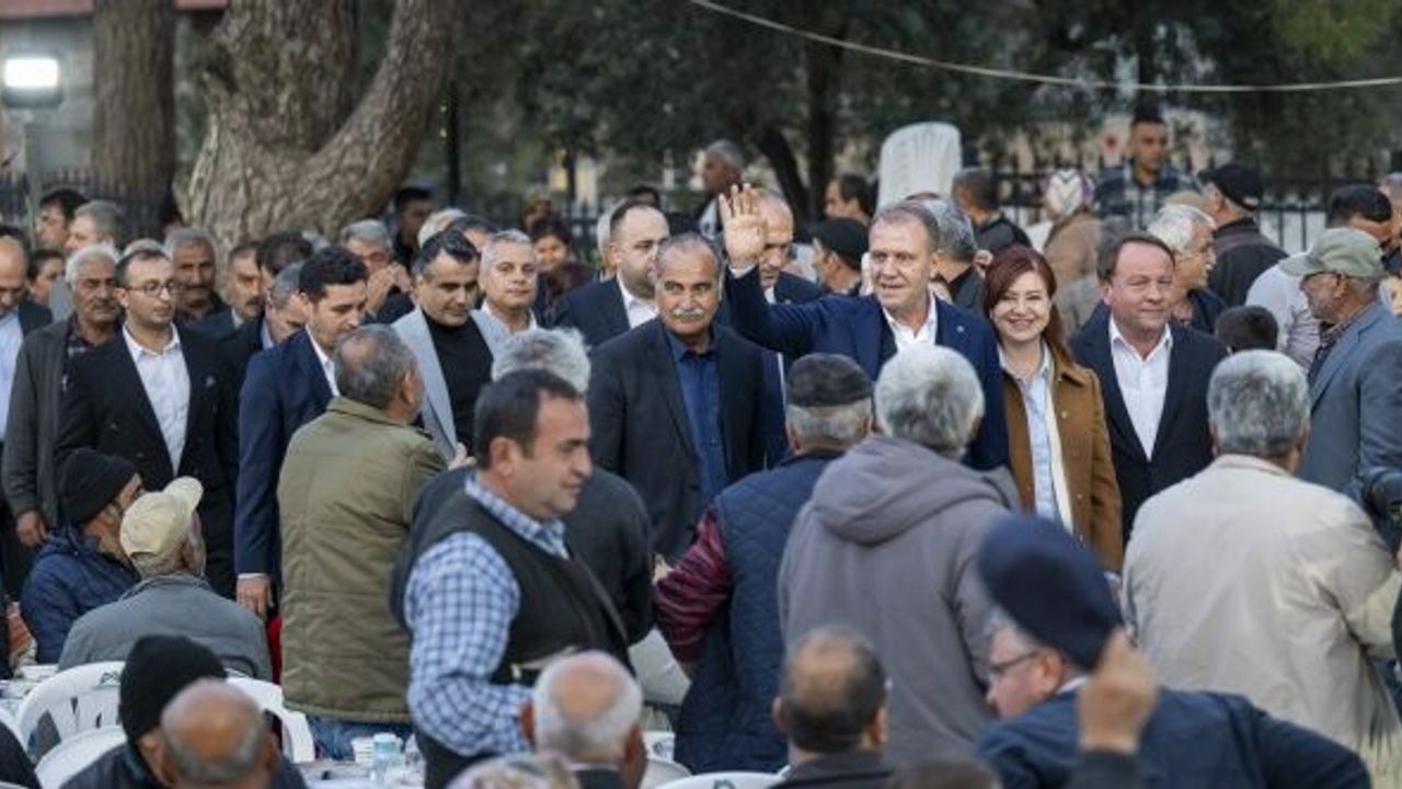 Mersinliler ile iftar yapan Vahap Seçer: "Bu aşlar sizin paranızla pişti"