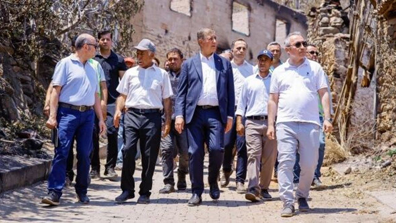Cemil Tugay yangın bölgesinde: "Kimsenin mağdur olmasına izin vermeyeceğiz"
