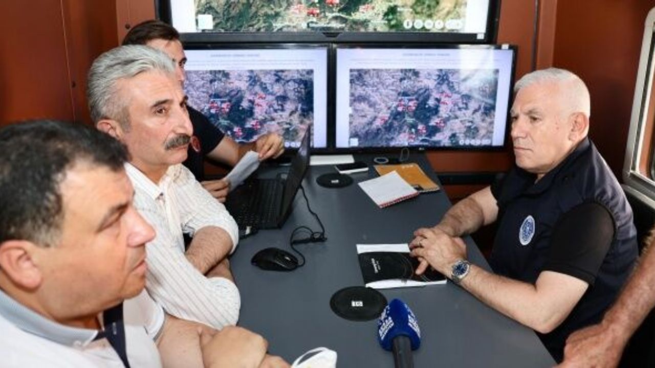 Mustafa Bozbey: Yangının yönü belli değil, daha fazla hava desteği gerekli
