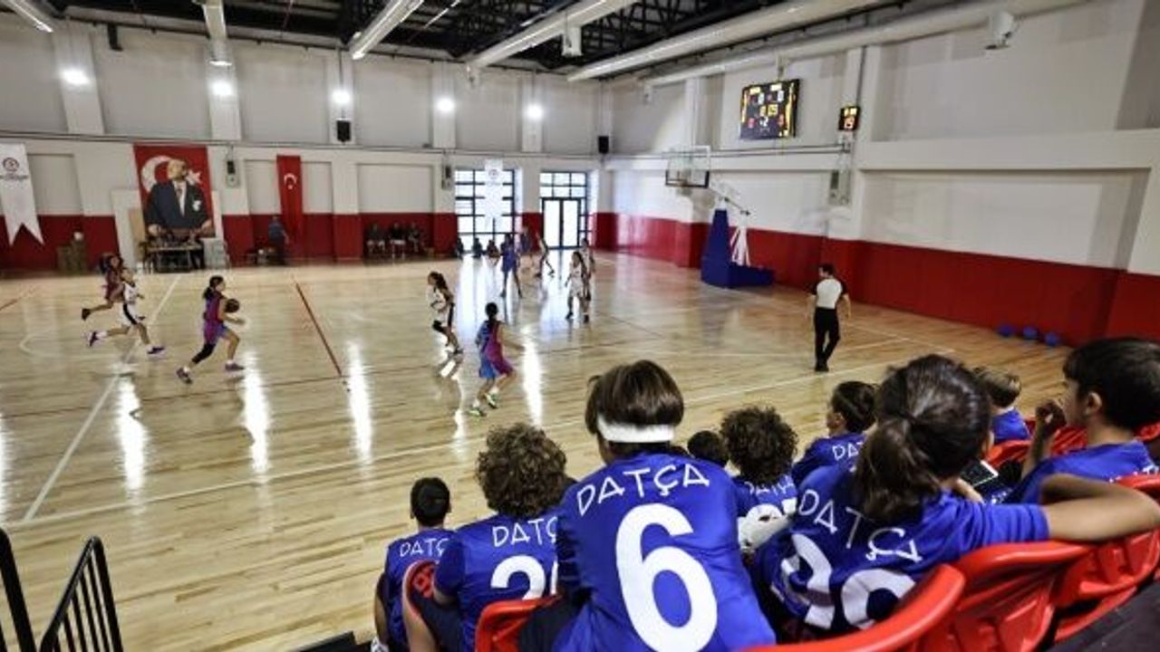 Denizli'de 30 Ağustos’a özel futbol ve basketbol şöleni