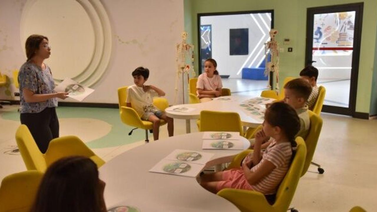Kepez Belediyesi’nden çocuklara bilim dolu deneyim: Biyoloji Atölyesi