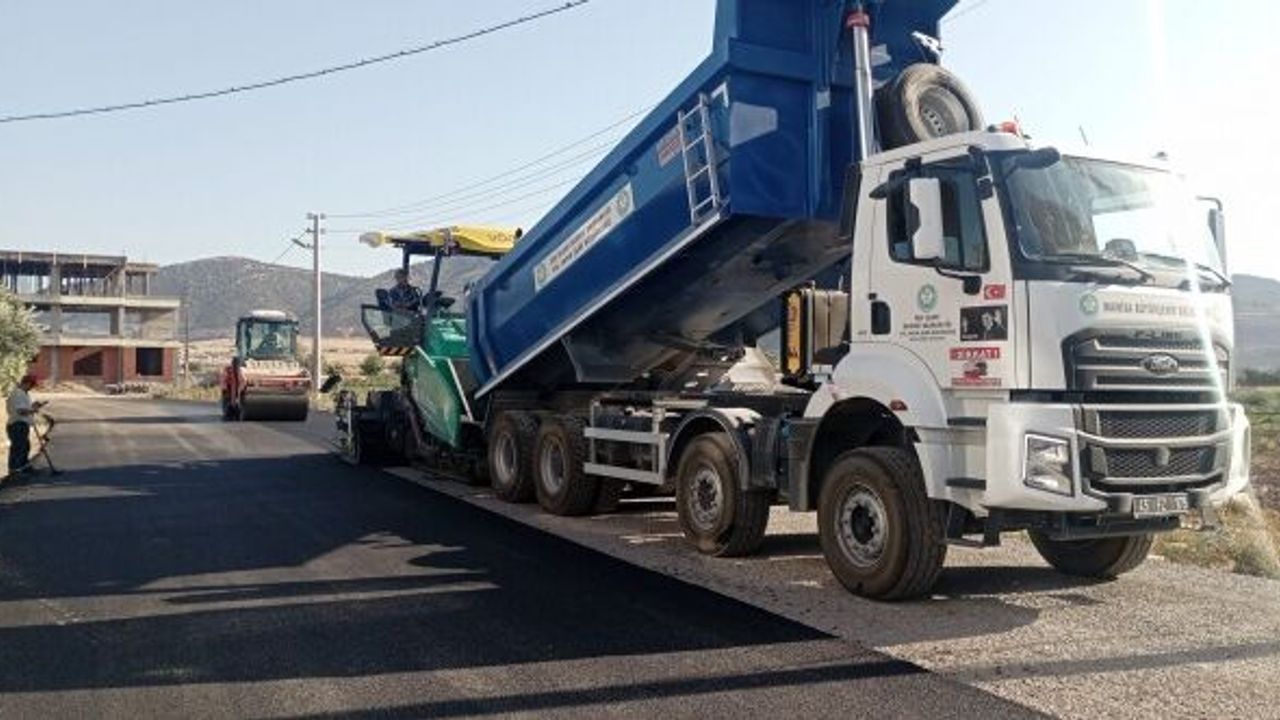 Manisa'da 13 Bin Ton Asfalt, 55 Kilometre Sathi Kaplama