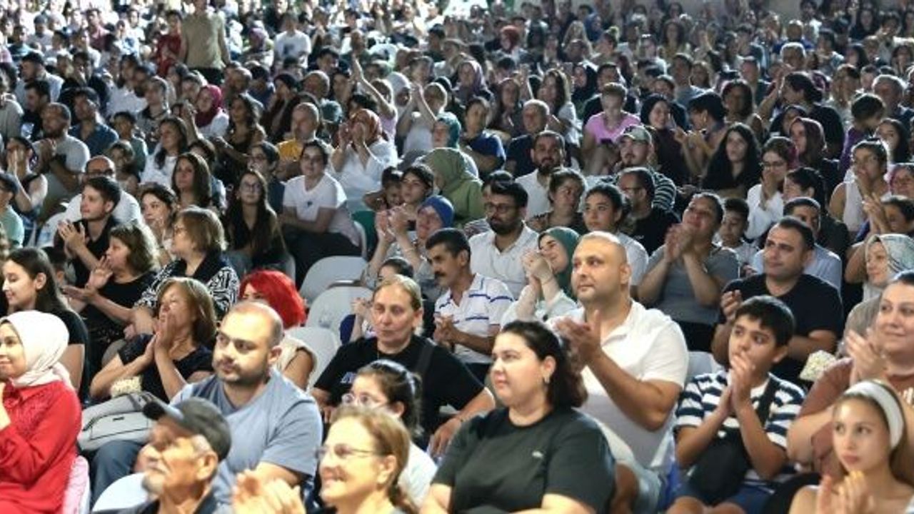 “Yaz Sinema Akşamları” tüm hızıyla devam ediyor