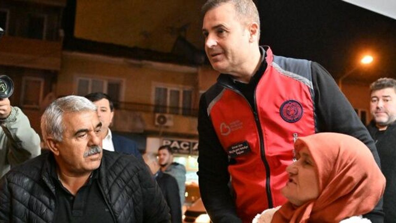 Ahmet Akın 107 araç, 242 personelle deprem bölgesinde  