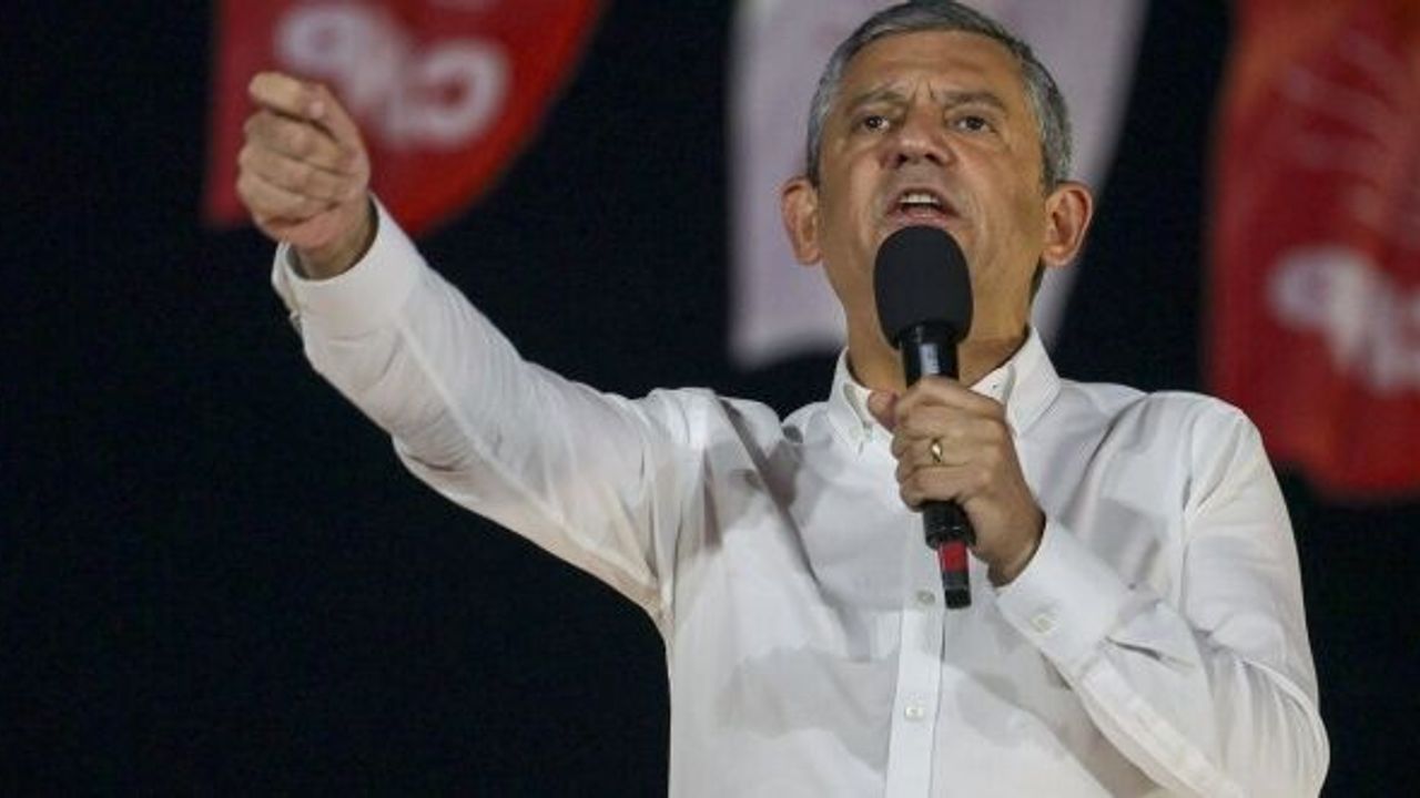 Özgür Özel: Cumhuriyeti taşıyan kolonlar yıpratılmış, hedef alınmıştır