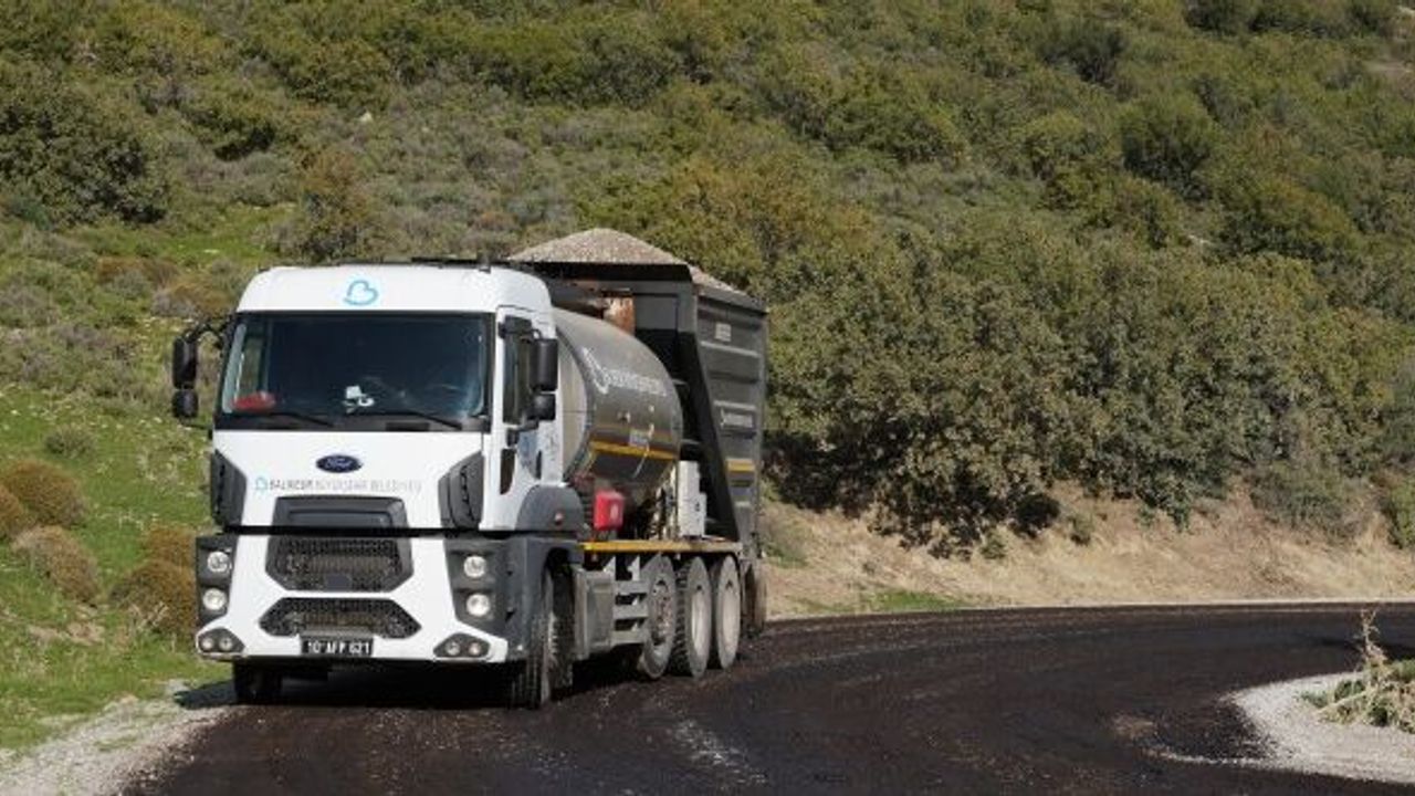 Balıkesir Büyükşehir ile yollar mevsim şartlarına hazırlanıyor