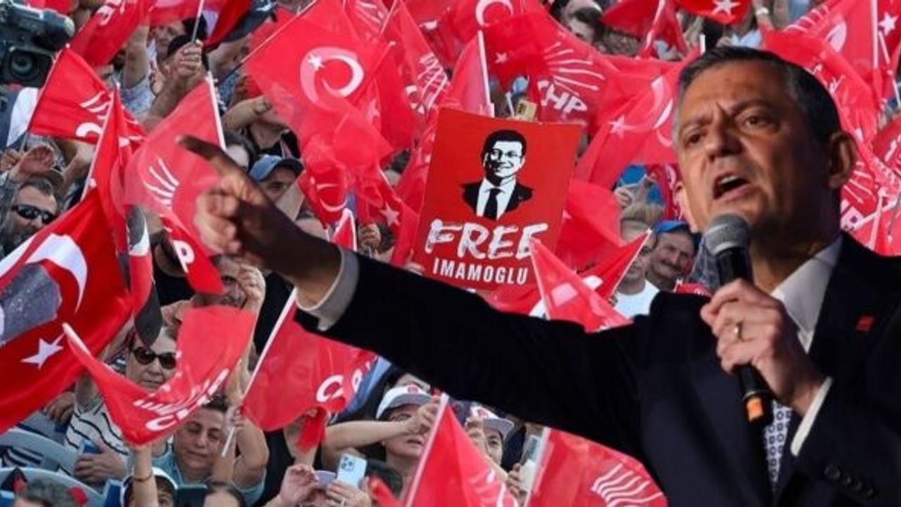 CHP'den 35 haftada 71'inci eylem: Yurttaşlar Sultangazi'ye akın etti