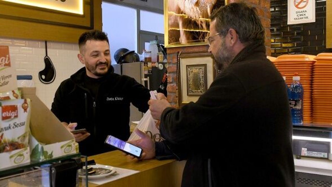 Kuşadası'nda adalı kart giderek büyüyor