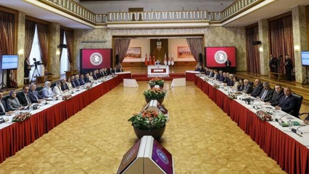 Oylama yapıldı: Komisyon İmralı'ya gidiyor