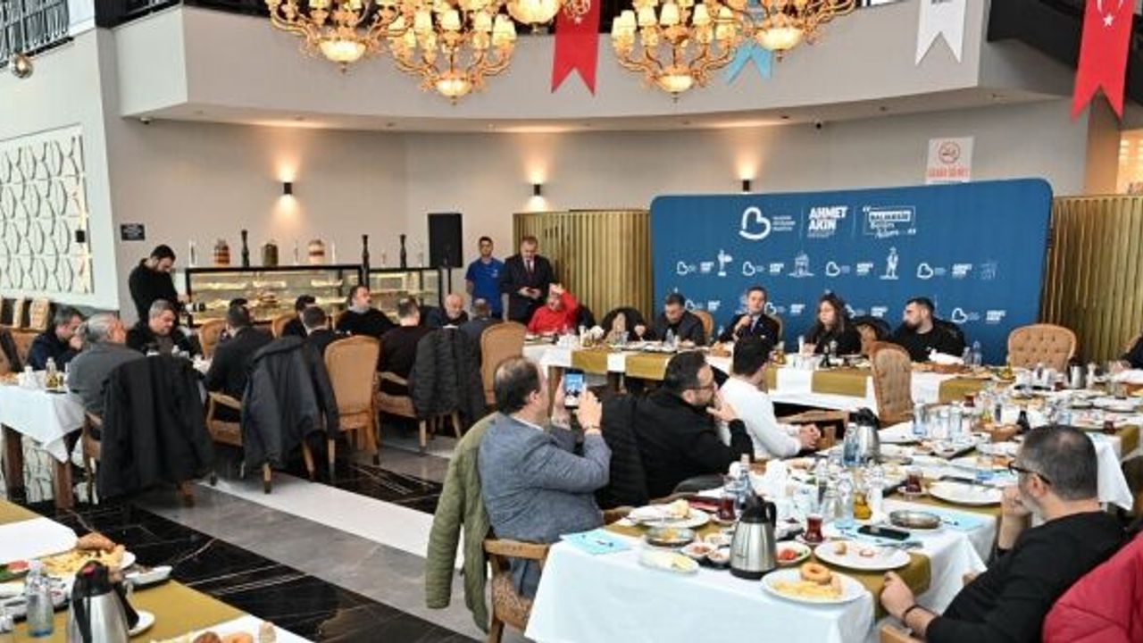 Ahmet Akın, medya temsilcileriyle bir araya geldi 