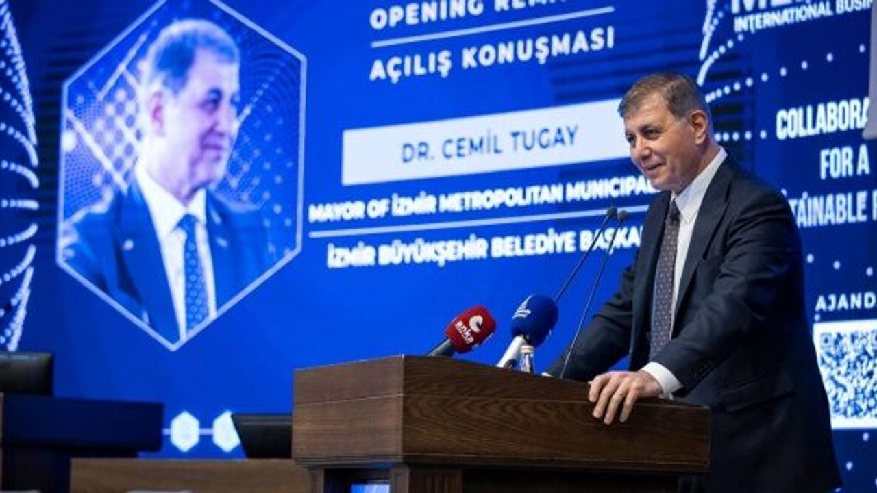 Başkan Tugay: “Kamuda dönüşüm olmadan başarı mümkün değil”