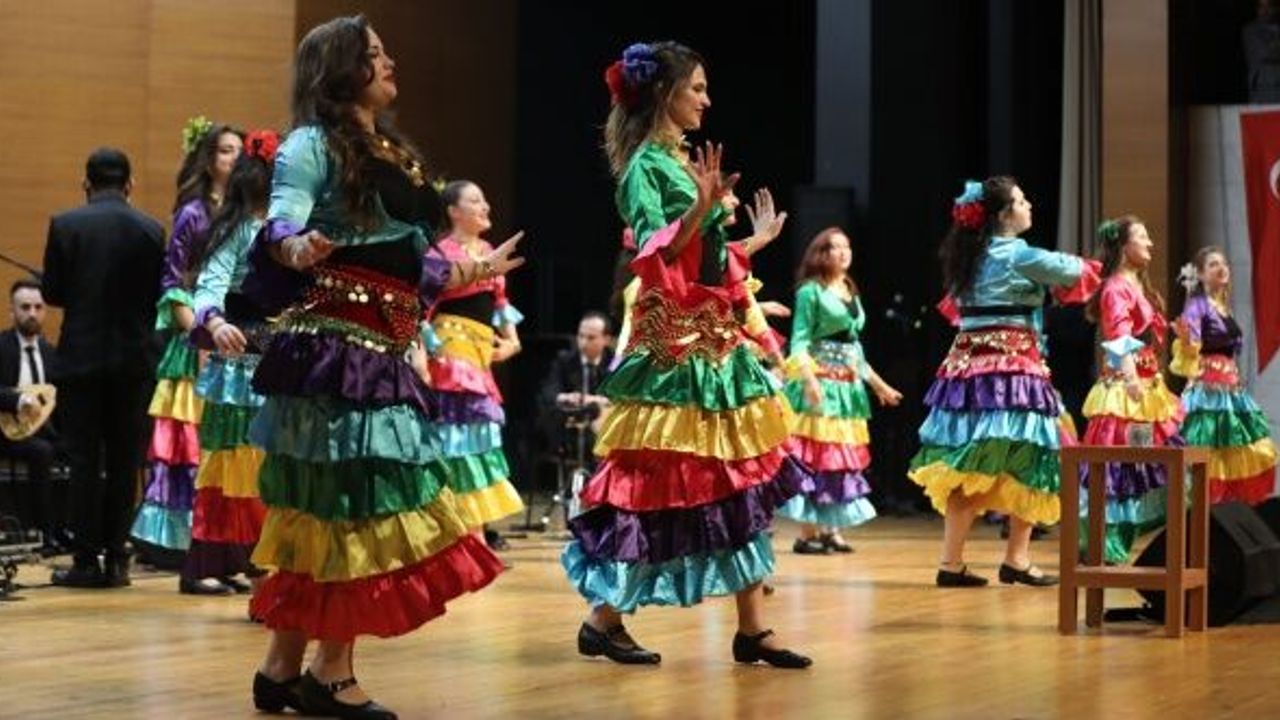 Bursa’da ‘Balkan ve Roman Gecesi’ coşkusu