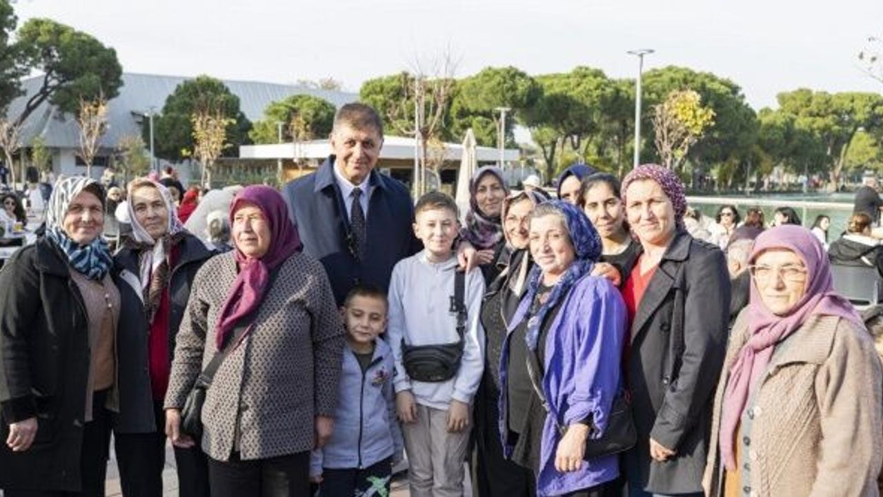 Cemil Tugay Göl Gazinosu’nda Beydağlı kadınlarla buluştu