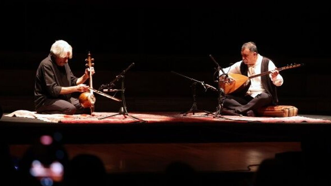 İki kültür iki usta bir sahnede