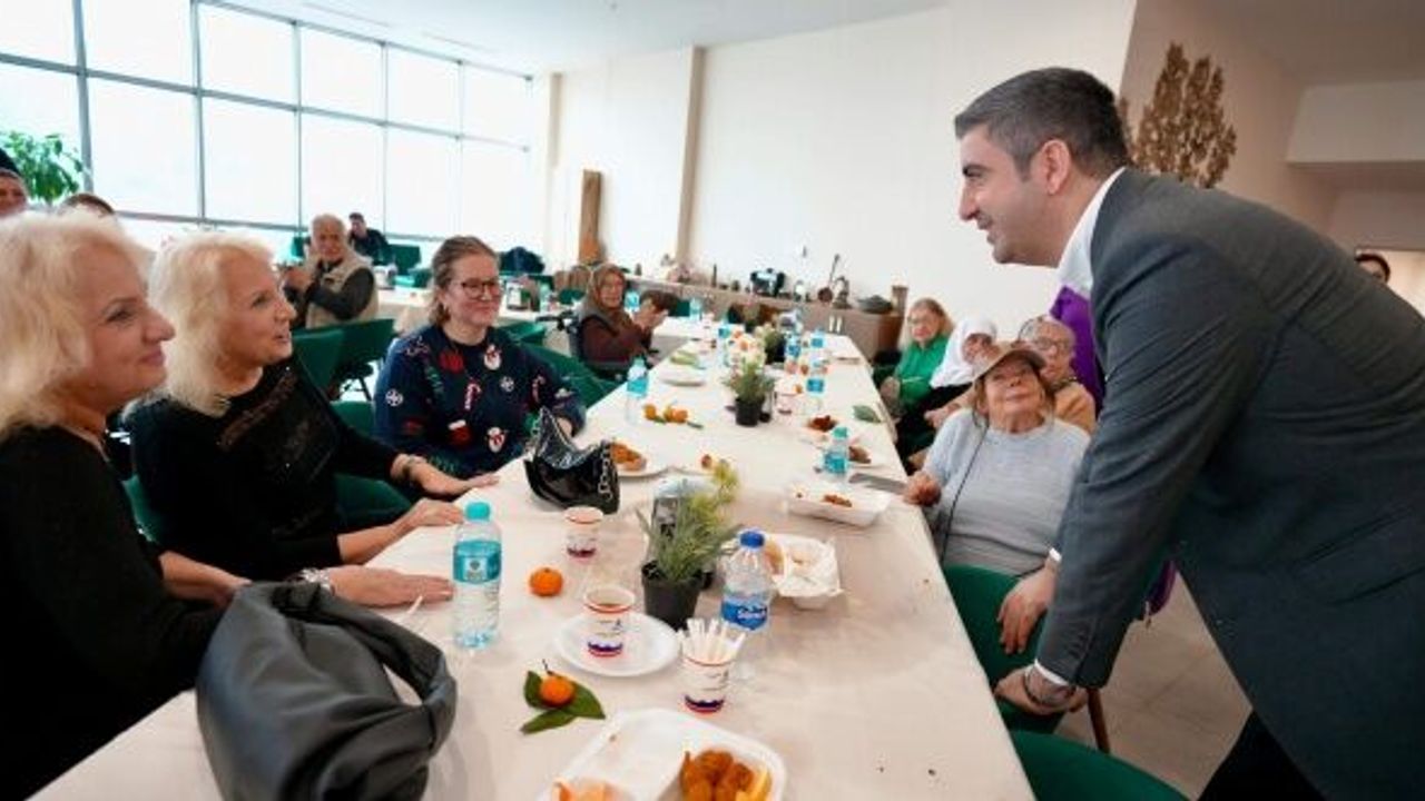 Kartal Belediyesi’nden Huzurevi Sakinlerine Yeni Yıl Etkinliği