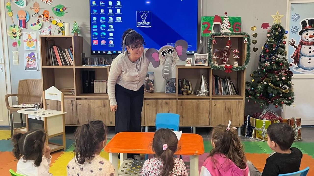 Kuşadası'nda çocuklar hem eğleniyor hem öğreniyor