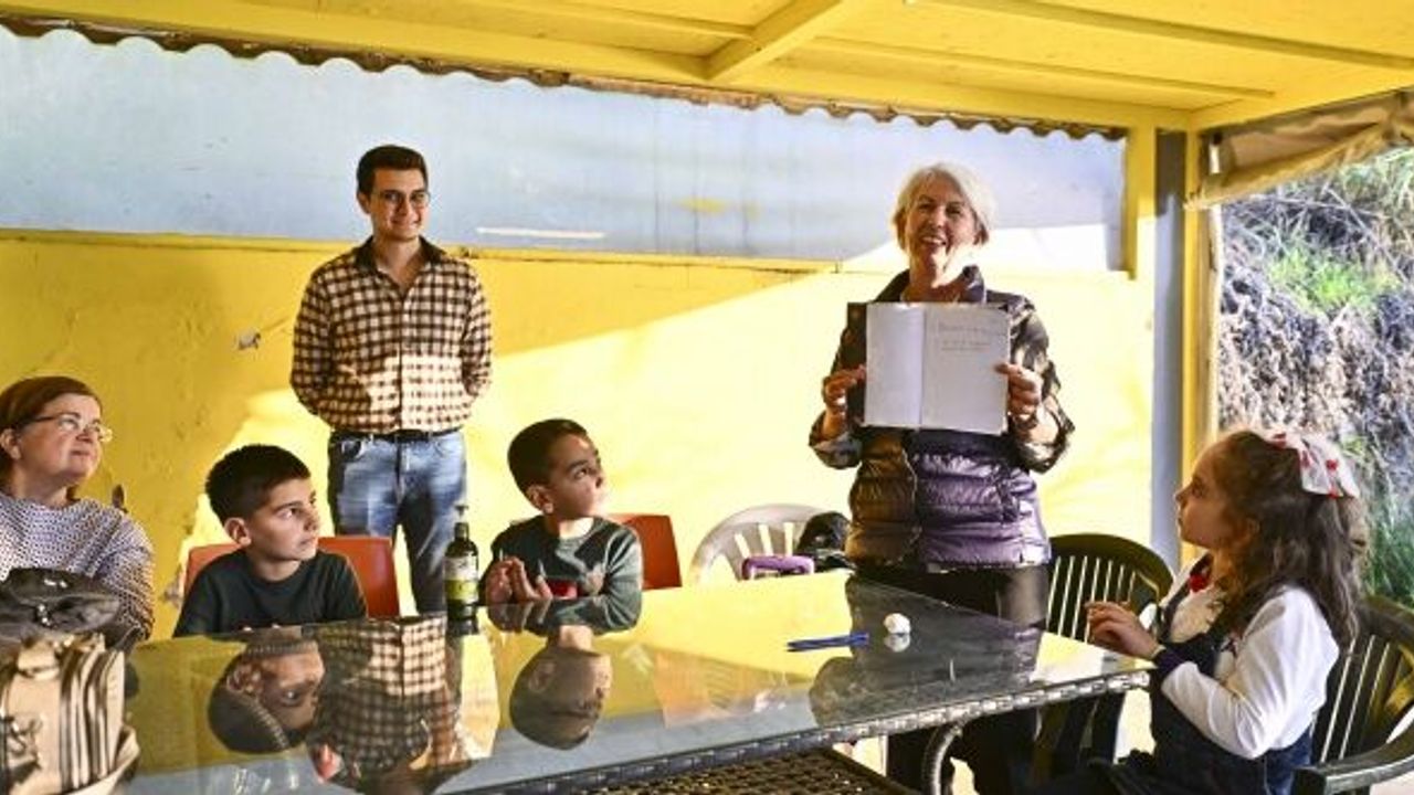 Yaşlı Evleri’nde Kuşaklar Arası Etkileşim Atölyesi