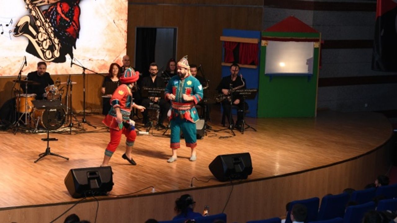 ABB, Karagöz ve Hacivat'ı çocuklarla buluşturdu