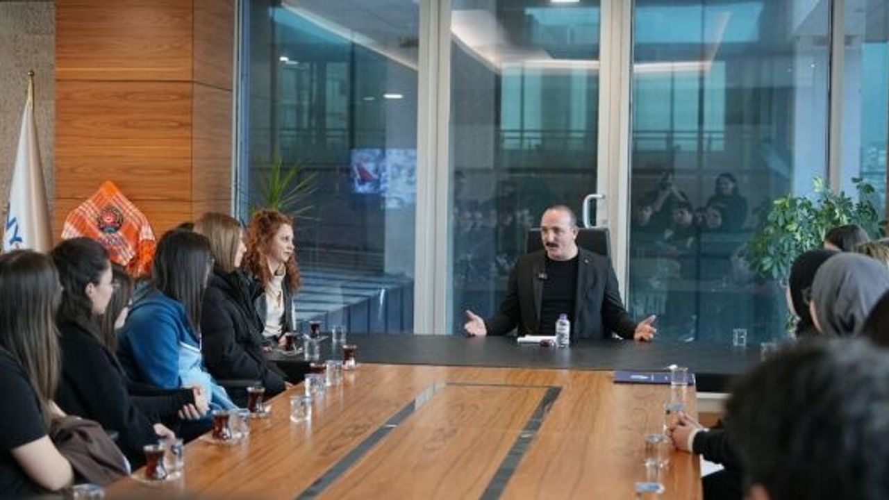 Cem Kotan öğrencilerle tecrübelerini paylaştı