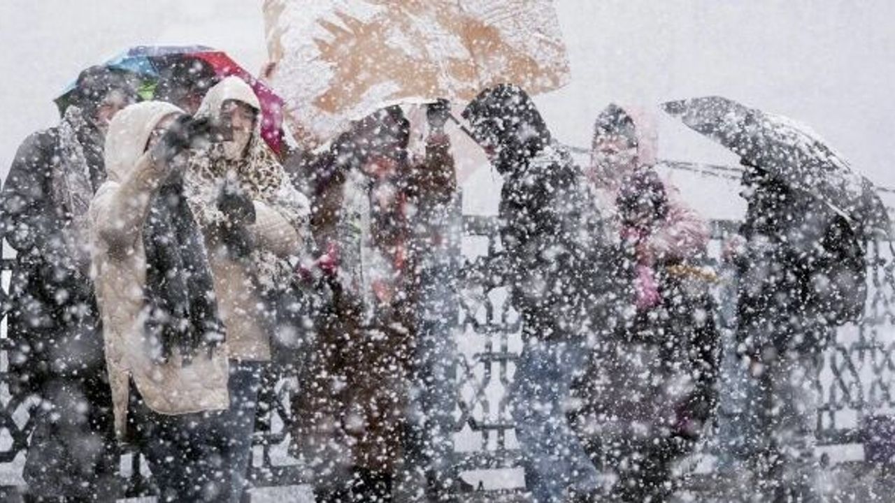 İstanbul için yeniden kar alarmı! Meteoroloji uzmanı tarih verdi