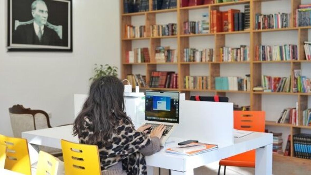 Konyaaltı Belediyesi Kütüphaneleri misafirlerini bekliyor