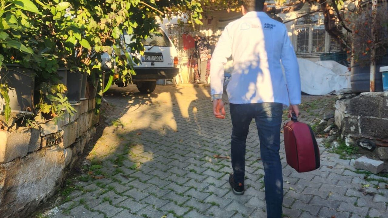 Yakın Berber uygulaması ilçe ilçe dolaşarak hizmete devam ediyor