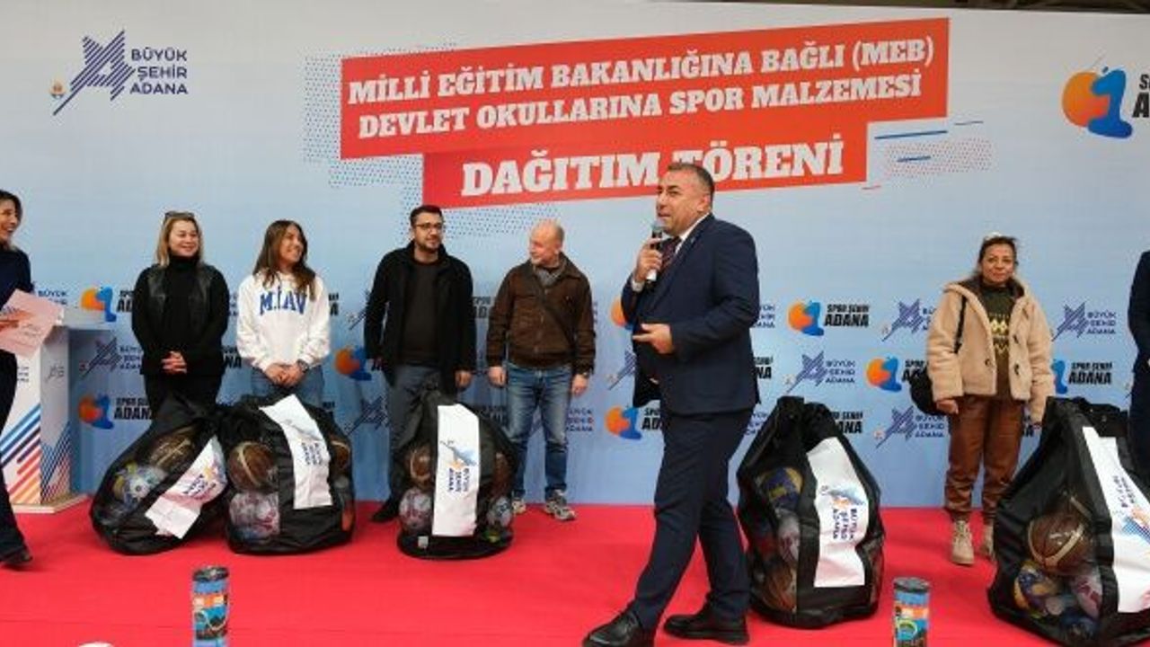 Zeydan Karalar'dan 500 okula spor malzemesi desteği