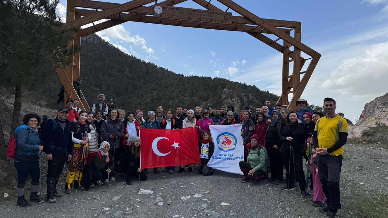 Denizli'de doğa yürüyüşleri devam ediyor