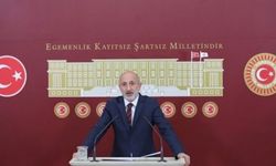 CHP'li Öztunç: "Depremzededen bitmeyen konutların aidatını alıyorlar"