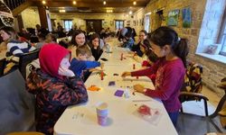 Kuşadası'nda çocuklara kuklalarla hayal dünyasına yolculuk