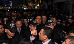 Köprü eyleminde polis ablukası: Kaldırımda yürüyen CHP'lilerin önü kesildi