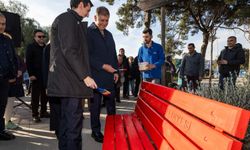 İzmir’den şiddete karşı güçlü mesaj: Kırmızı bank