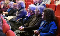Nebil Özgentürk, Niobe Edebiyat/Sanat Söyleşileri’nde Manisalılarla Buluştu