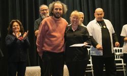 Kuşadası Tiyatro Günleri Başladı