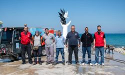 Kuşadası Belediyesi'nden sahil hattına yoğun mesai