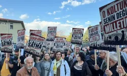 Afyonlular, Burcu Köksal'a belediye önünden seslendi: "O koltuk senin değil milletin"