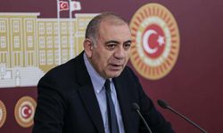 Gürsel Tekin: Cemevinde 'Hain Kemal' sloganı atanların üyeliği askıya alındı