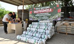 Manisa Büyükşehir’den Çilek Üreticilerine Malç Naylonu Desteği