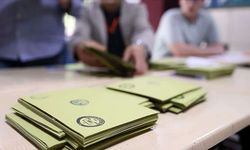 Son anket: Genç seçmen hangi partiye oy verecek?