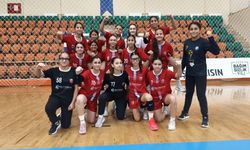 Kepez'in minik sultanları namağlup Türkiye Şampiyonu