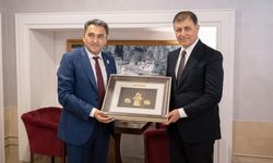 Cemil Tugay'dan Kazakistan iş dünyasına İzmir daveti