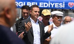 Ahmet Akın, depremin yıl dönümünde Sındırgı’yı unutmadı