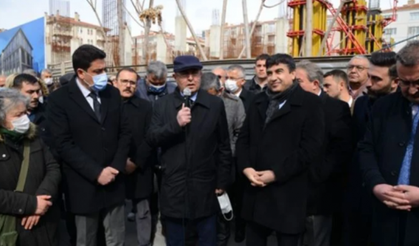 CHP'li başkan, Hükümet Konağı inşaatını mühürledi!